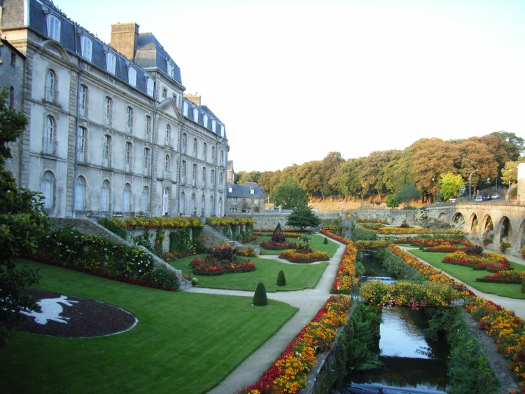 Le jardin municipal, f�licitations au jardinier!